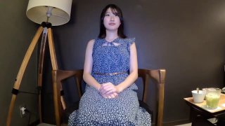 包臀裙性感大奶妹子，蹲着口交舌吻特写扣逼，上位骑坐猛操呻吟娇喘